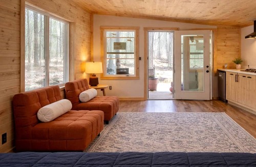 Boles Cabin | Modern Rustic Tiny Home Surrounded by Peaceful Pines in Boles, Arkansas