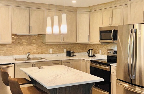 Dieppe House | Modern Spacious 3 bedrooms plus 2.5 bath in Dieppe