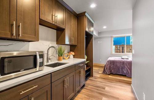 Olympic Hills House | Modern & Spacious 4-Bed, 3.5-Bath Family Retreat Near Jackson Park Golf Course