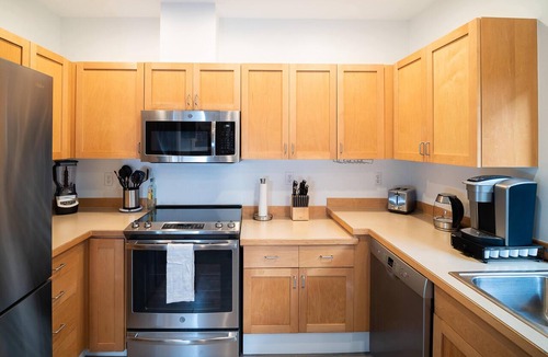 Belltown Apartment | Modern Studio in the Heart of the City II