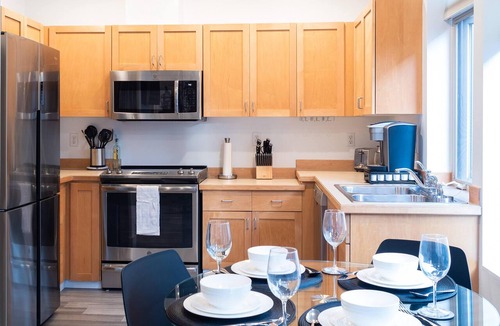 Belltown Apartment | Modern Studio in the Heart of the City II