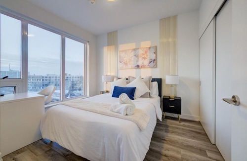 Kitchener Apartment | Modern & Stylish Condo Downtown KW