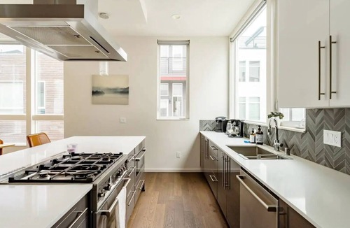 Judkins Park House | Modern Urban Retreat Near Park/Restaurants w/AC