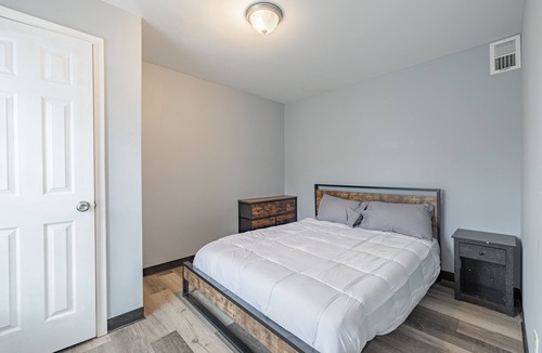 Anacostia Bed & Breakfast | Modern Urban - Stay in the beating heart of D.C. Embrace modern at our city spot