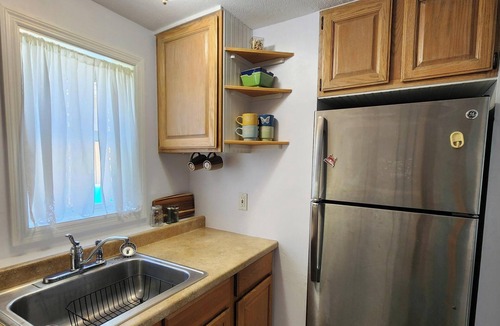 Laurel Cottage | Moon Dreams Cottage 1.7 mi to Nokomis Beach