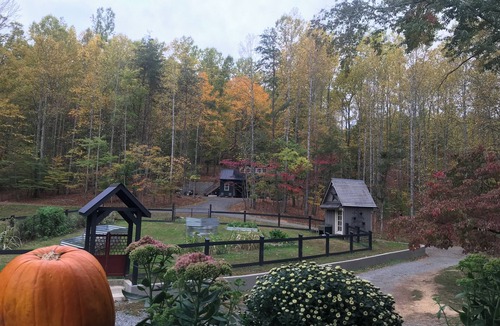 Haywood RV Rental | Moonshine Glamping Cabin near Old Rag Mountain in Shenandoah National Park