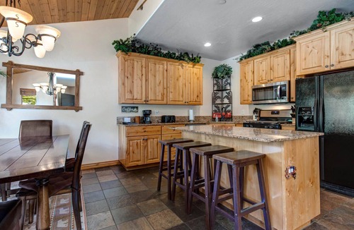 Bear Hollow Village House | Moose Mgmt at Bear Hollow 5474 Pvt HotTub-FreeBus-Convenient & Centrally Located