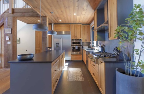 Morin Heights Ski Chalet | Mountain Chalet with Hot Tub, Sauna & 4K Cinema