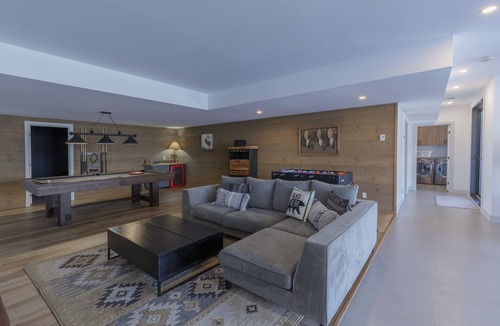 Morin Heights Ski Chalet | Mountain Chalet with Hot Tub, Sauna & 4K Cinema