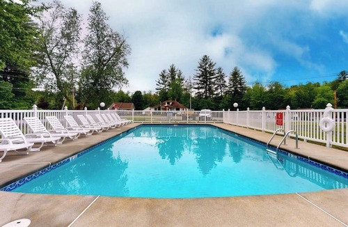 Lincoln Cottage | Mountain cottage with private chimnea, W/D, off-site amenities - great location