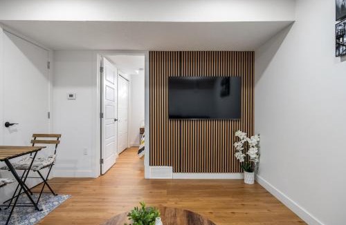 Cochrane Apartment | Mountain Hideaway Two Bedrooms Free Park Pass