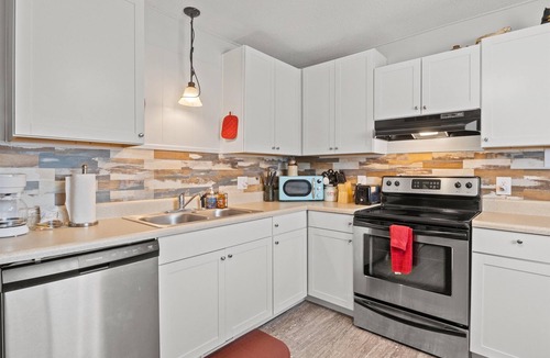 Wake County House | Mountain Vibes - Pleasant Serene Private Townhome