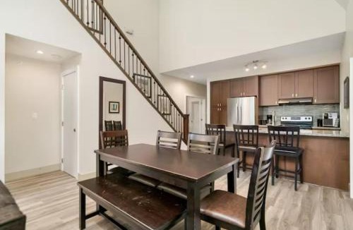 Harrison Hot Springs Apartment | Mountain View Penthouse 7BR Combo Unit Bliss