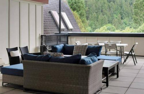 Harrison Hot Springs Apartment | Mountain View Penthouse 7BR Combo Unit Bliss