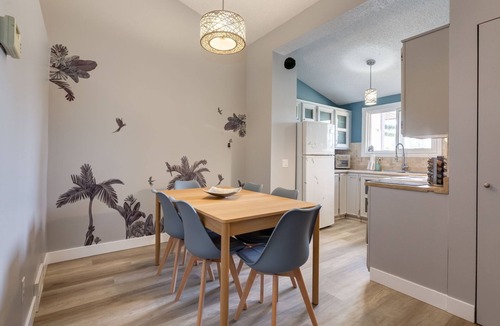 Ranchlands Condo | Movies|Projector+GameRoom|Sleeps 6|Free Parking