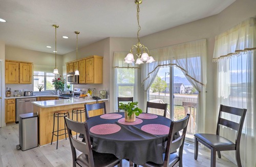 Saratoga Springs House | Mtn-View Home: Across From Lake + 30 Mi to Skiing!
