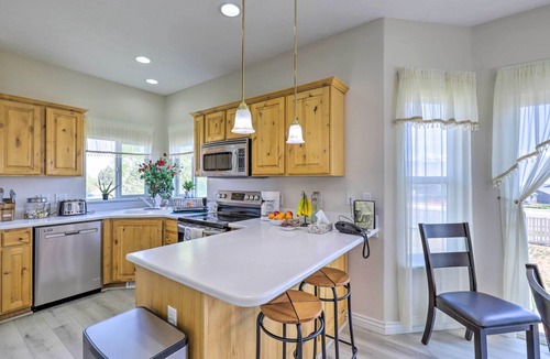 Saratoga Springs House | Mtn-View Home: Across From Lake + 30 Mi to Skiing!