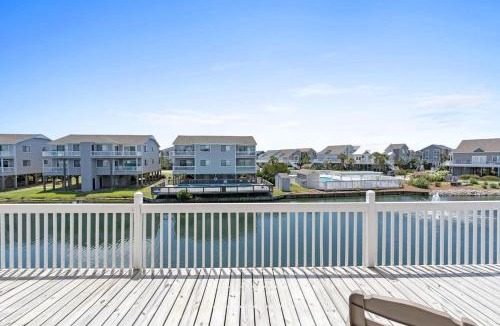 Ocean Isle Beach House | My Happy Place by Brunswick Vacation Rentals- Cottage with Community Pool & Views