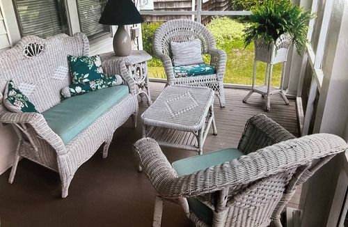 South Rehoboth Cottage | Nana's Cottage - Charming 1930's 2 BD. Walk to the beach!