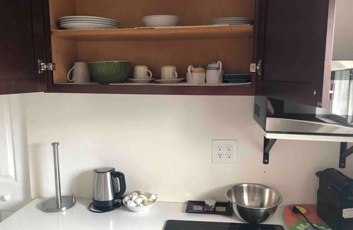 Mount Rainier Bed & Breakfast | NE 1 Bedroom Style & Comfort Minutes to DC