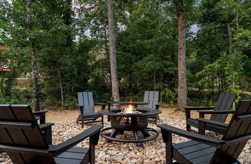 Hollister House | Near Big Cedar, Lake, Golf |Trails, Hot Tub, Games