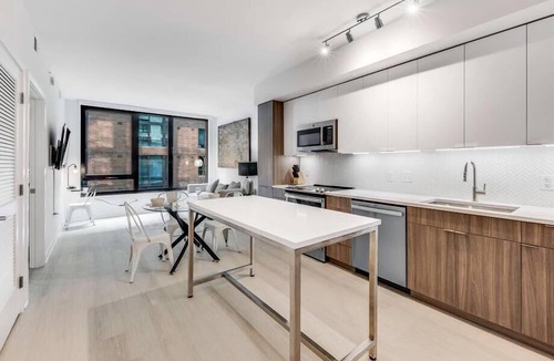 NoMa Hotel | Near DC Attractions | Fitness & Business Center | NoMa