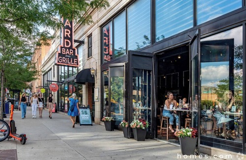 Franklin Park Apartment | Near downtown Columbus with WiFi, AC, fitness room, restaurants, and parks.