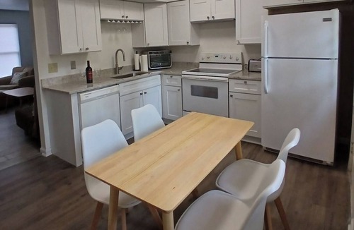 Southwest Raleigh House | Near NCSU, State Fair, RDU & RTP 2BR.Fire Pit .Fenced Yard .Ample Parking