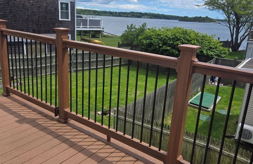 Portsmouth House | Near Newport incredible water views and walkable to bars and restaurants.
