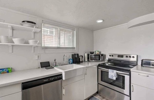 Provo House | Near Provo Airport & Parks, FrontRunner Station!