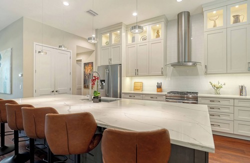 South Poinsettia House | Near Siesta Key | Palm-Lit Nights, Pool & Spa