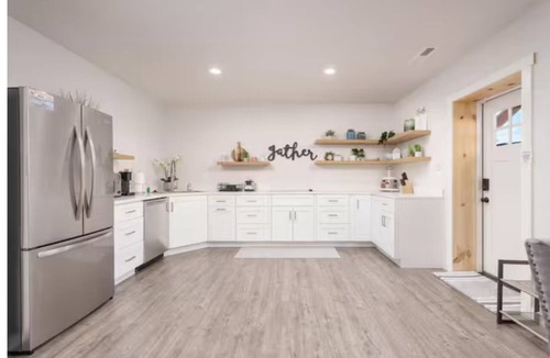 Apple Valley House | Near Zion - Mountain views + Trails