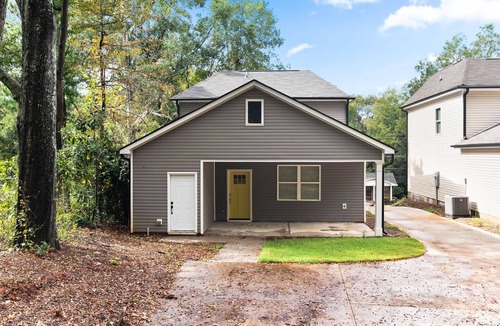 Athens House | NEW! 4 BR 3.5 BA Sleeps 8 5 mins from UGA