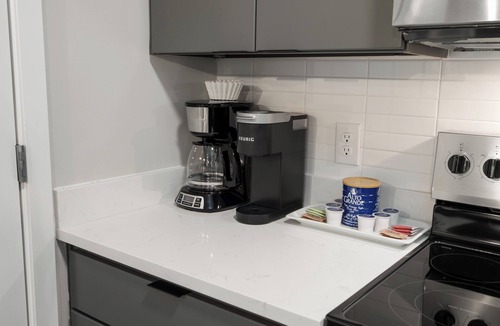 Westerville Apartment | New Albany 2BR | Near Intel + Easton | Pets OK