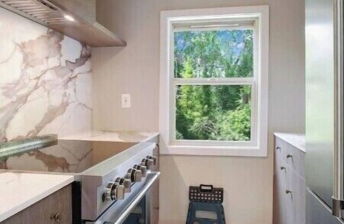 Dunlap House | NEW! Chic+Fun Family Retreat: Hot Tub & Kids Loft