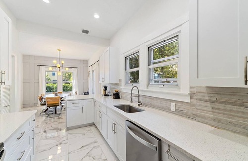 Southside House | New & Clean, Great West Palm Beach Location