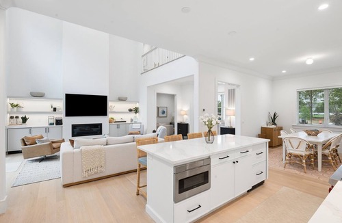 Westhampton Beach House | New Construction 6-bed walk to Westhampton Beach train station for US Open