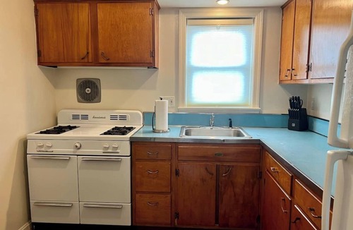 Addison Heights Apartment | NEW Cozy Penthouse - Spacious 3-bedroom apartment. Steps to Metro!