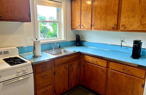 Addison Heights Apartment | NEW Cozy Penthouse - Spacious 3-bedroom apartment. Steps to Metro!