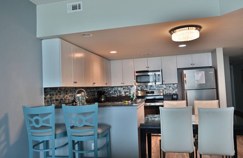 Downtown Myrtle Beach Condo | New floor/kitchen/stove, Gorgeous Condo, Ocean Front Master Bed, 2Balconies
