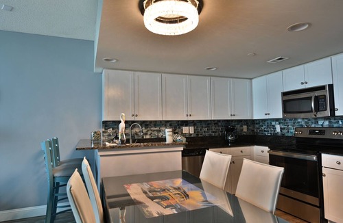 Downtown Myrtle Beach Condo | New floor/kitchen/stove, Gorgeous Condo, Ocean Front Master Bed, 2Balconies