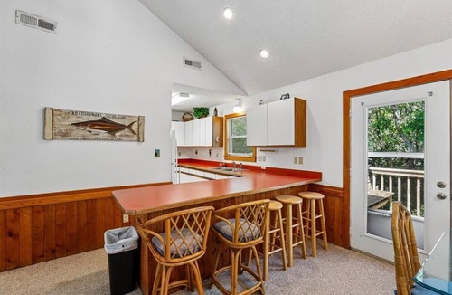 Tuckahoe House | New for 2026! Pet Friendly Duck Oceanside Home