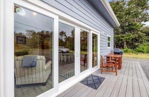 Cleone House | New Home- Minutes from Beach Foosball & Yard