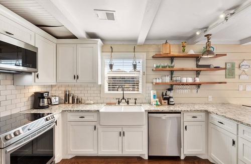 Isla Del Sol House | New Listing! Canal Home Cozy and Clean
