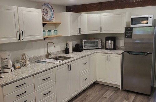Courtenay House | New Listing -SPECTACULAR 3 acer 4 BR 2 seperate suite private oasis with it all