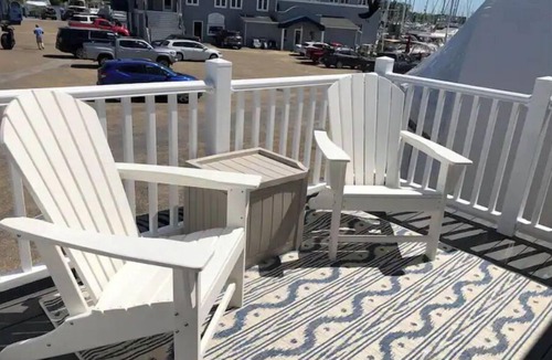Eastport Apartment | NEW lovely studio apartment with onsite parking!