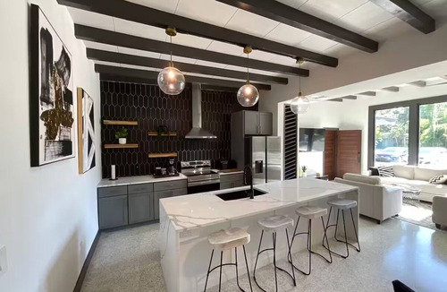 Indian Beach Sapphire Shores Villa | NEW Luxury 4/3 Home By Downtown, Beach & Keys