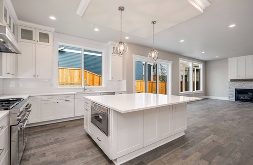 Redmond House | NEW Luxury 5 bedroom 5 bath at Top Redmond School Corp Exec Short Term Dream!