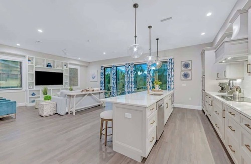 Sarasota House | New-Luxury Lido Estate-Pool-Rooftop-Steps to Beach