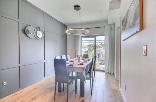 Alki House | New Modern Retreat in Alki Beach 3-bedroom house in enchanting Seattle